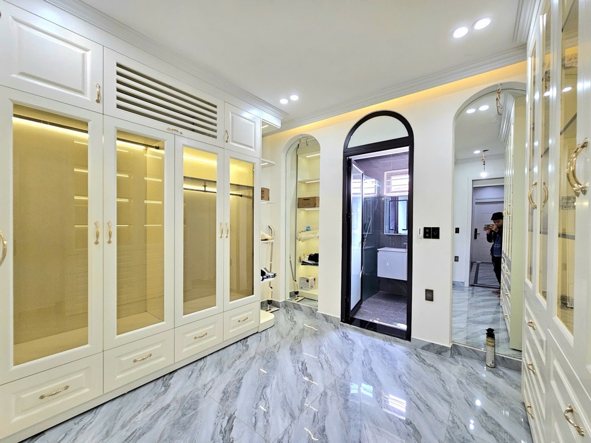 Siêu phẩm mặt đường Khúc Hạo - Nhà mới 4 tầng thang máy