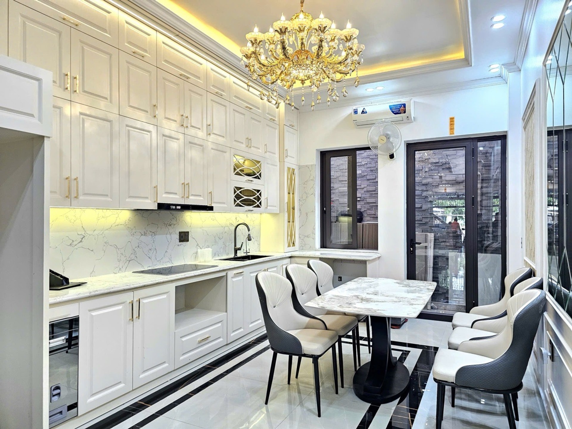 Siêu phẩm mặt đường Khúc Hạo - Nhà mới 4 tầng thang máy-3