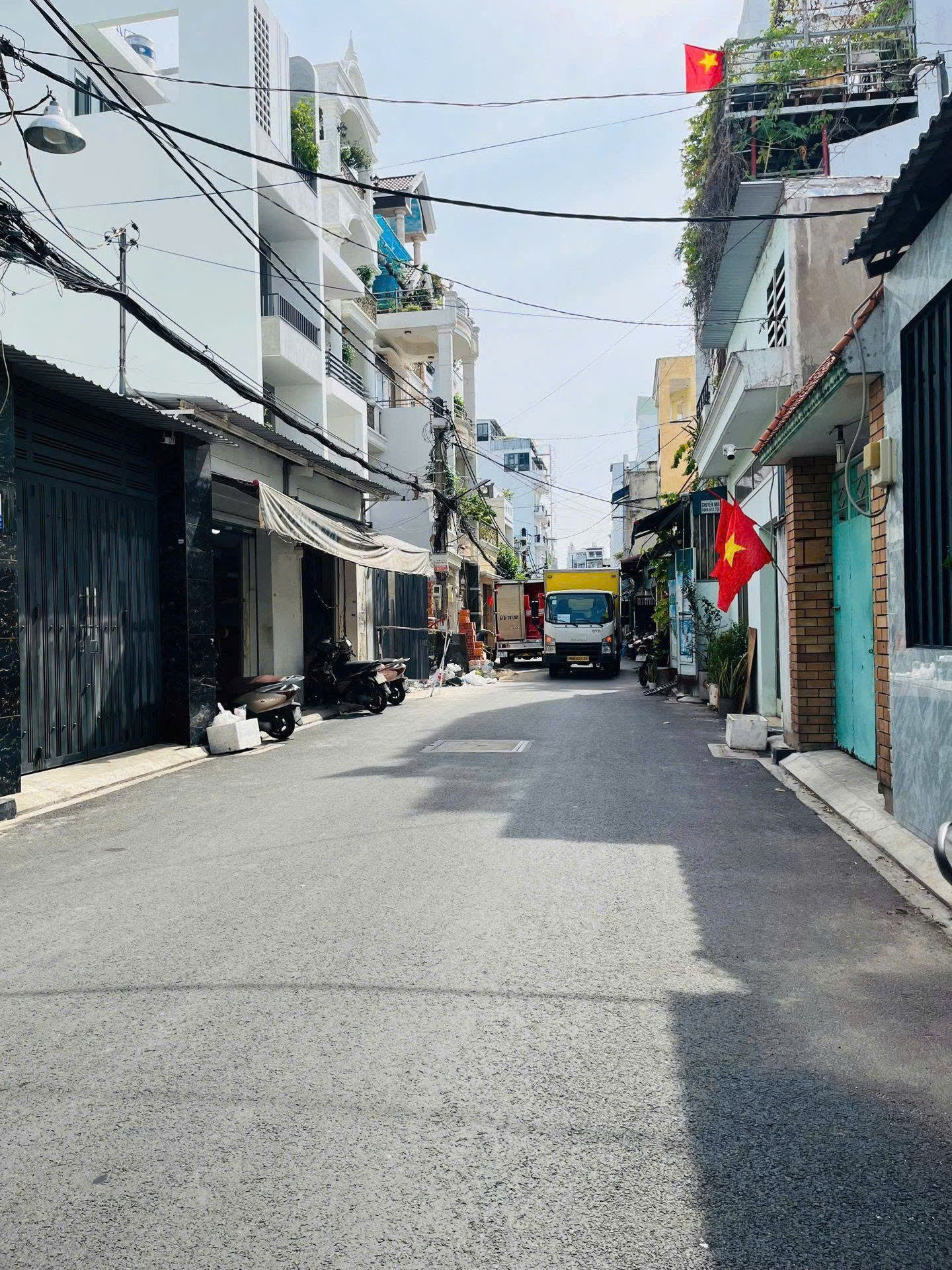 Nhà Ngay Kênh  Tân  Hóa - Tân  Phú - 80m  - 4 Tầng - Dòng Tiền  300tr/Năm - Nhỉnh 10 Tỷ Thương Lượng chính chủ