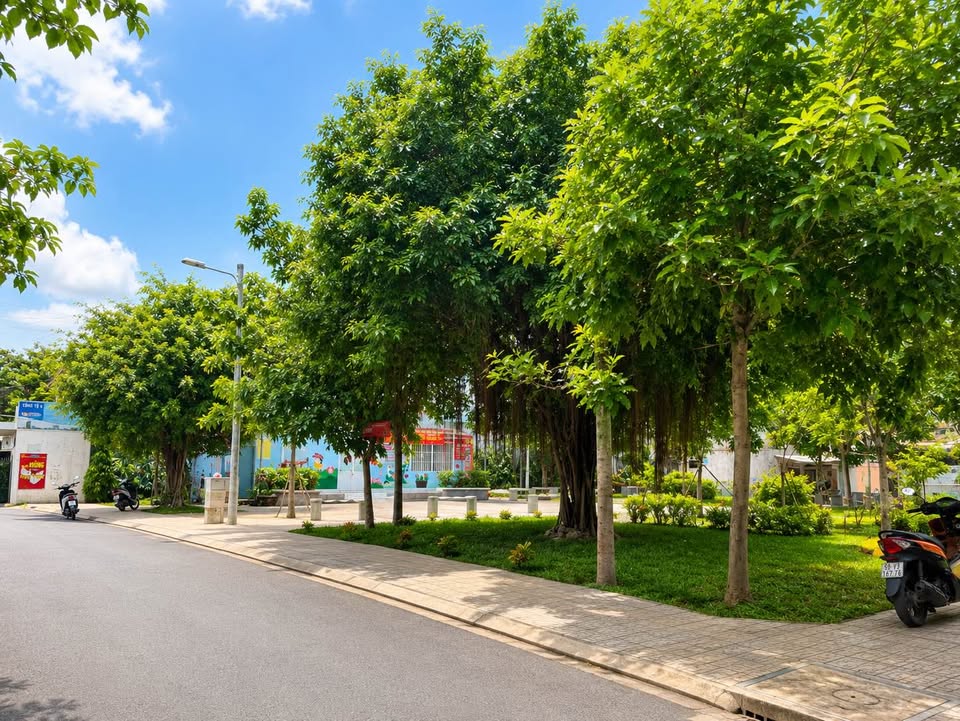 LÔ GÓC GÒ DẦU – VIEW CÔNG VIÊN – ĐƯỜNG 8M THÔNG – 4 TẦNG 74M² NGANG 4.5 CHỈ 11-3