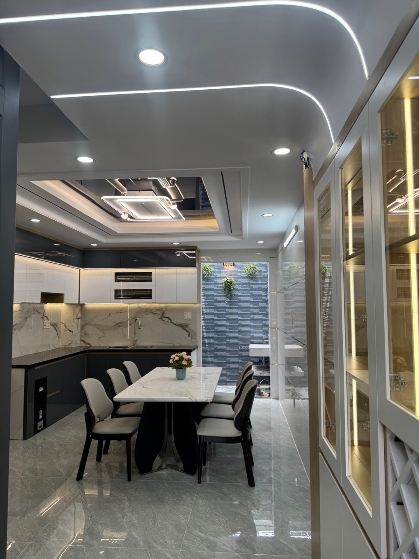 HXH NHÀ   ĐẸP 4 TẦNG -  ĐẸP LUNG LINH - THANG MÁY XỊN SÒ GIÁ CHỈ 8.2 TỶ