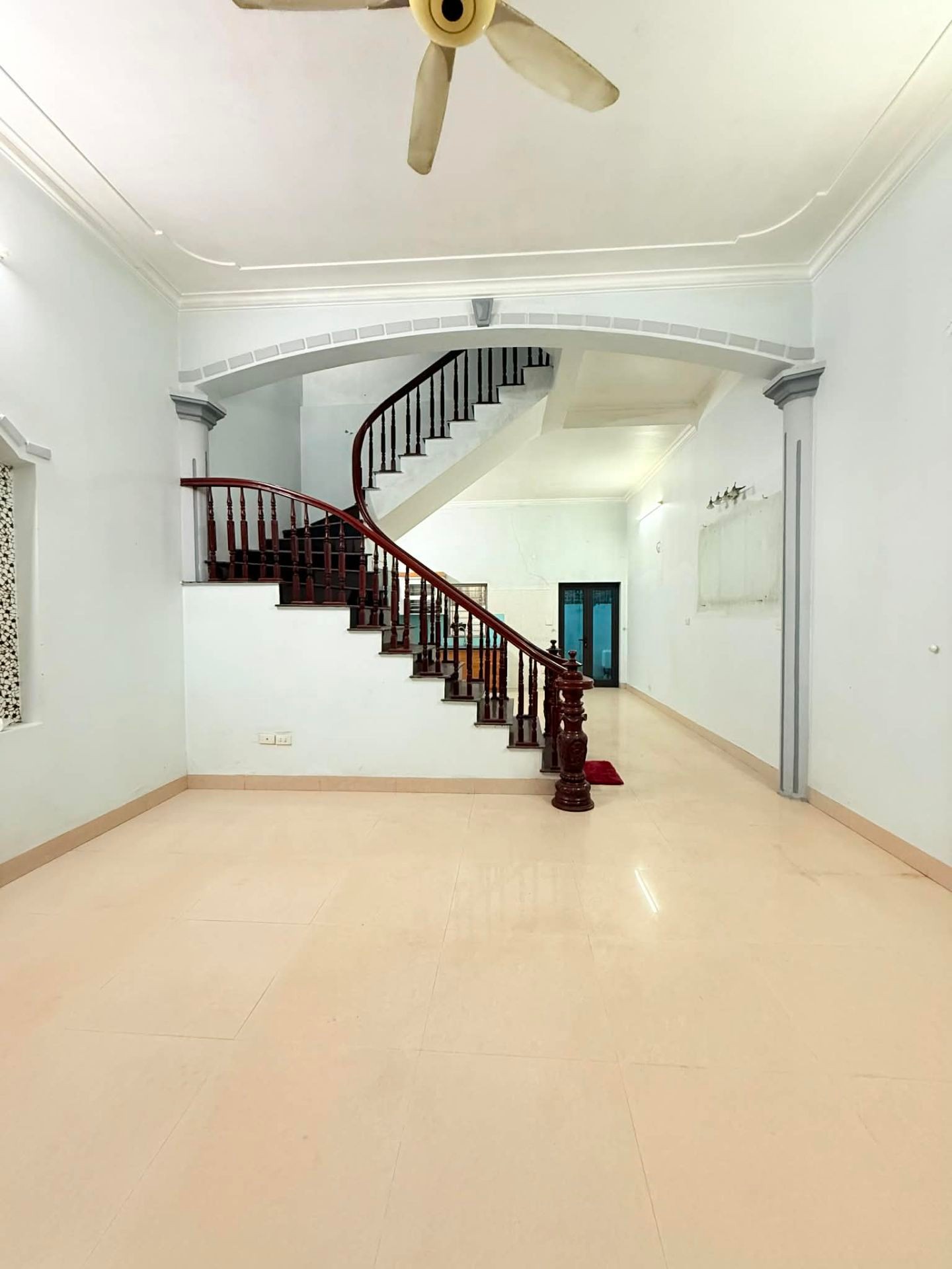 BÁN ĐẤT ĐÀM QUANG TRUNG 77M2- MT 5.8m- NGÕ THÔNG Ô TÔ, VỊ TRÍ ĐẸP- NHỈNH 11 Tỷ