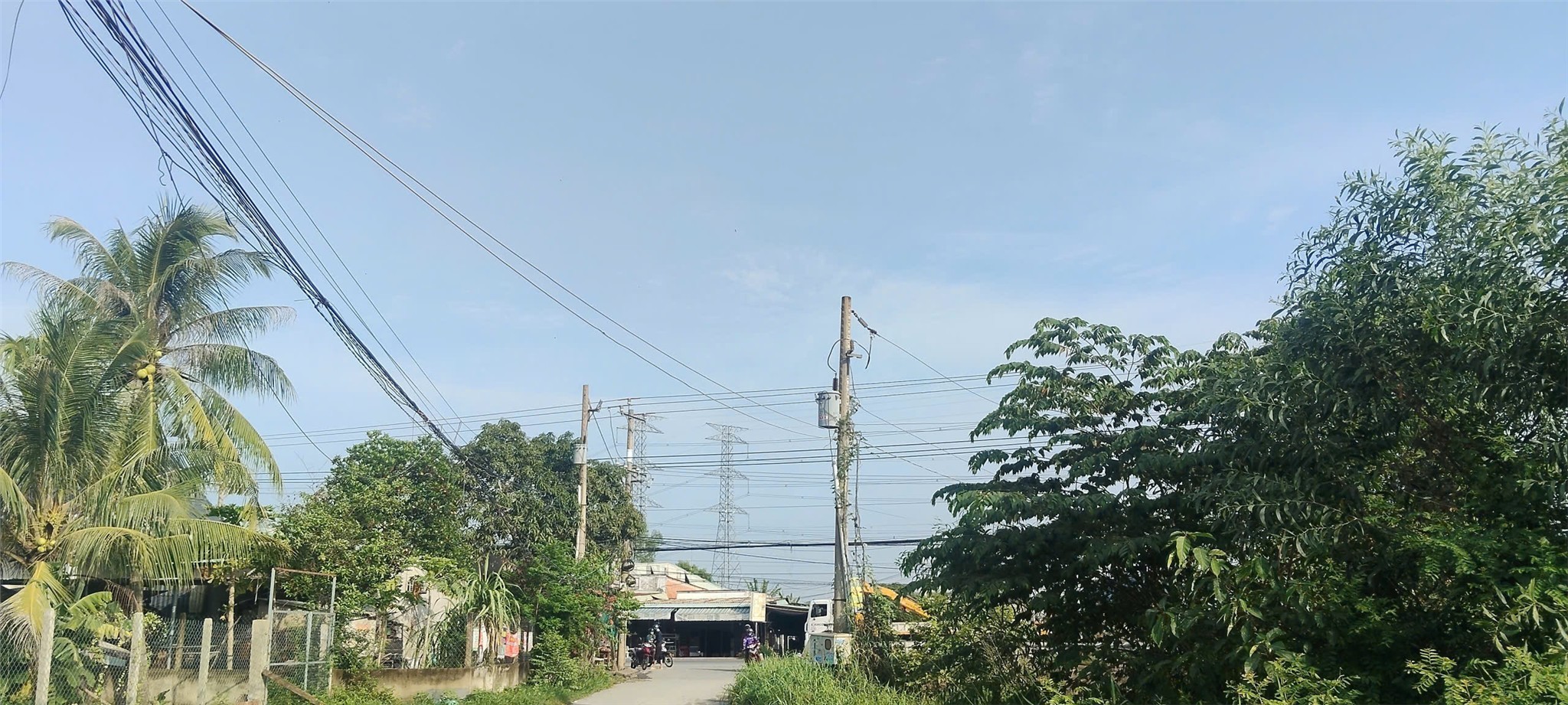 ĐẦU TƯ SINH LỚI - CHÍNH CHỦ Cần Bán Quán Cà Phê Sân Vườn Giảm Sâu 200 triệu Tại Đức Hòa, Long An.