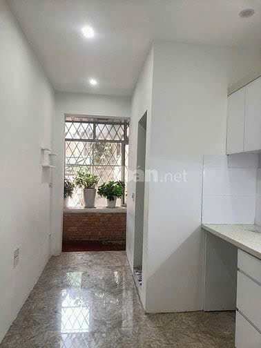 CẦN BÁN HOẶC CHO THUÊ NHÀ VỊ TRÍ TRUNG TÂM SỐ 13 CỬA NAM - QUẬN HOÀN KIẾM 