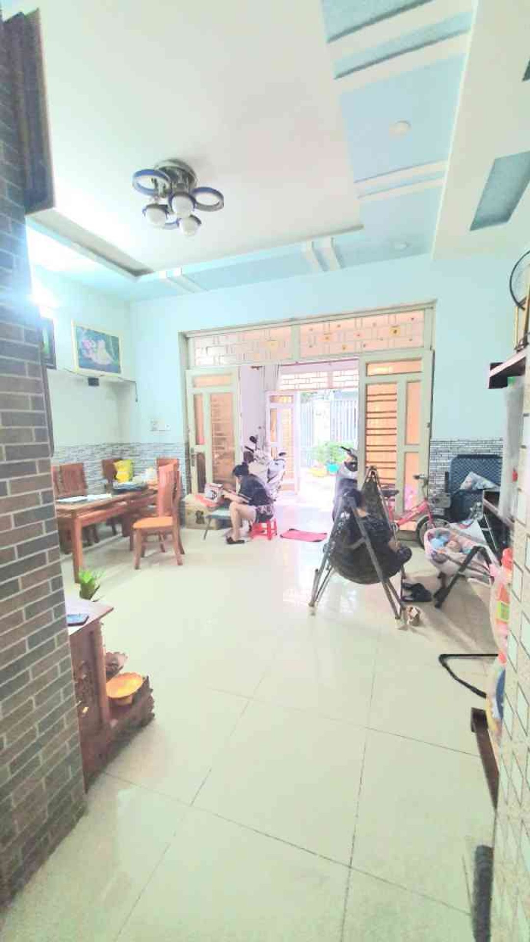 Ngang 5.10m vuông dài 12.5m . Cômg nhận đủ 62m2.