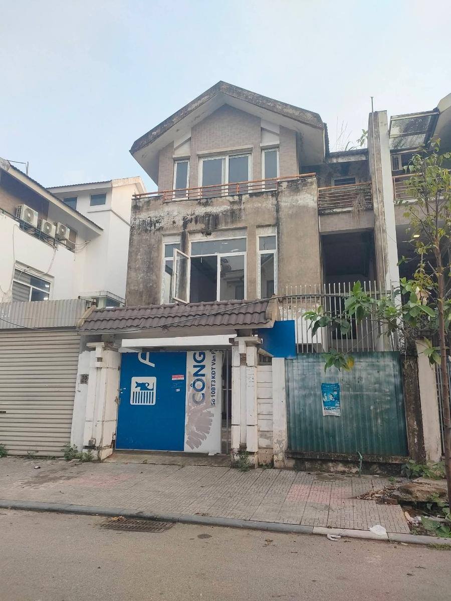 Biệt thự xây thô 4 tầng ĐTM Văn Phú, DT 200m2, MT 10m, 38.5 tỷ Hà Đông