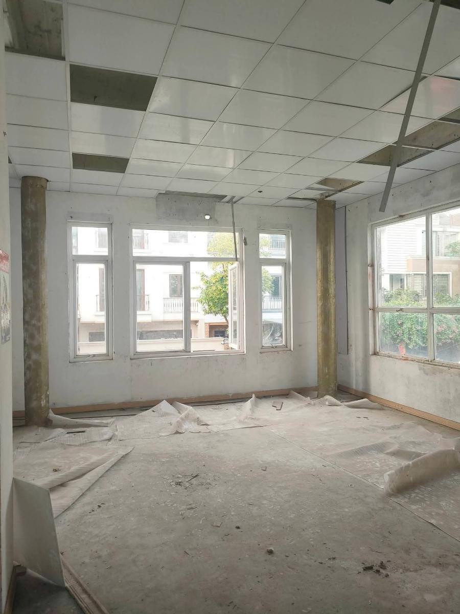 Biệt thự xây thô 4 tầng ĐTM Văn Phú, DT 200m2, MT 10m, 38.5 tỷ Hà Đông