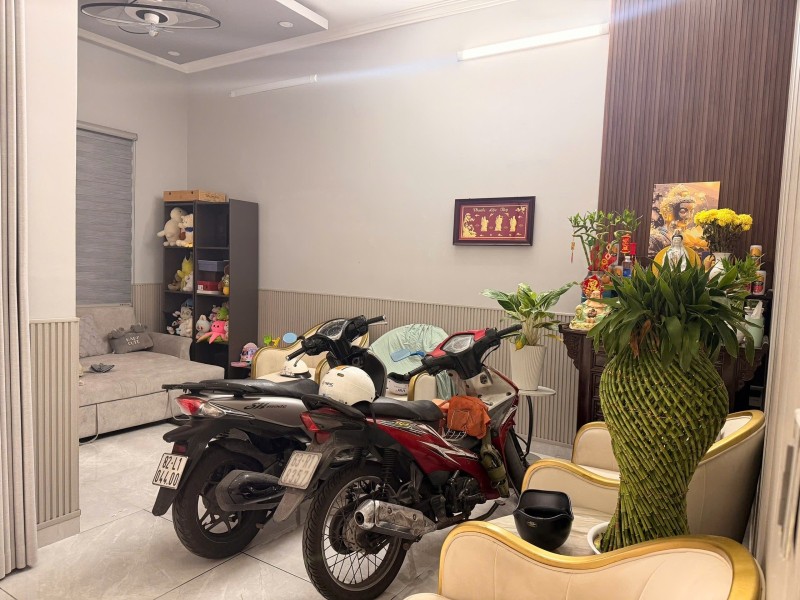 Bán nhà đường số 44, Phước Long A, Quận 9, Thủ Đức, TP HCM. DT 90m2 một tầng, giá 5,98  tỷ.