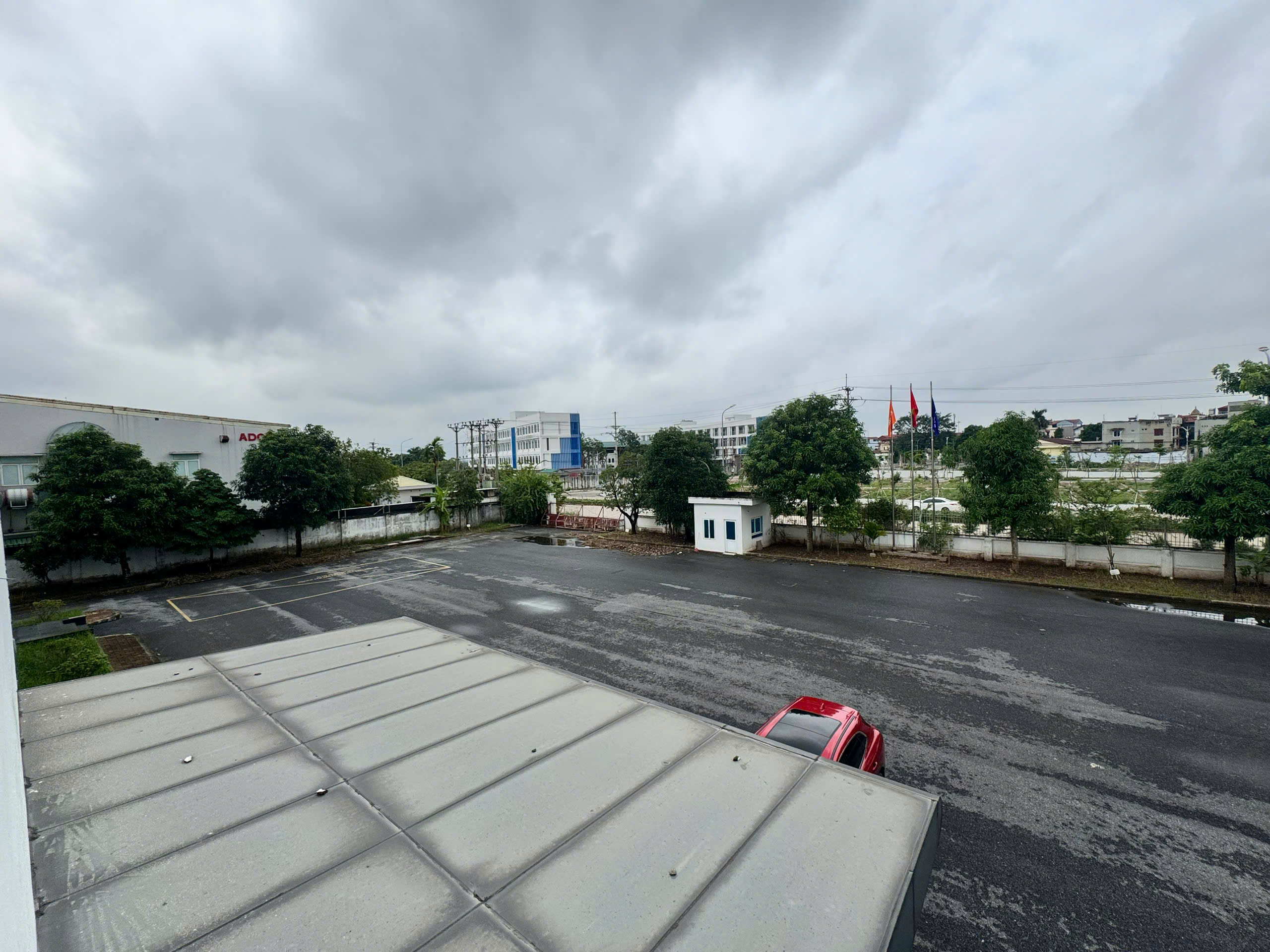 Cho thuê toà nhà văn phòng 4 tầng (720 m²) /1 sàn  tại KCN Quang Minh, Mê Linh