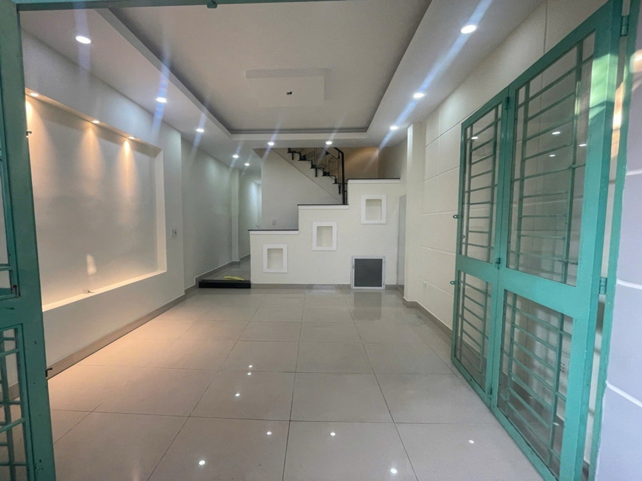 T2787* Nhà N.Hậu cạnh City Garden hẻm thông 7.x tỷ