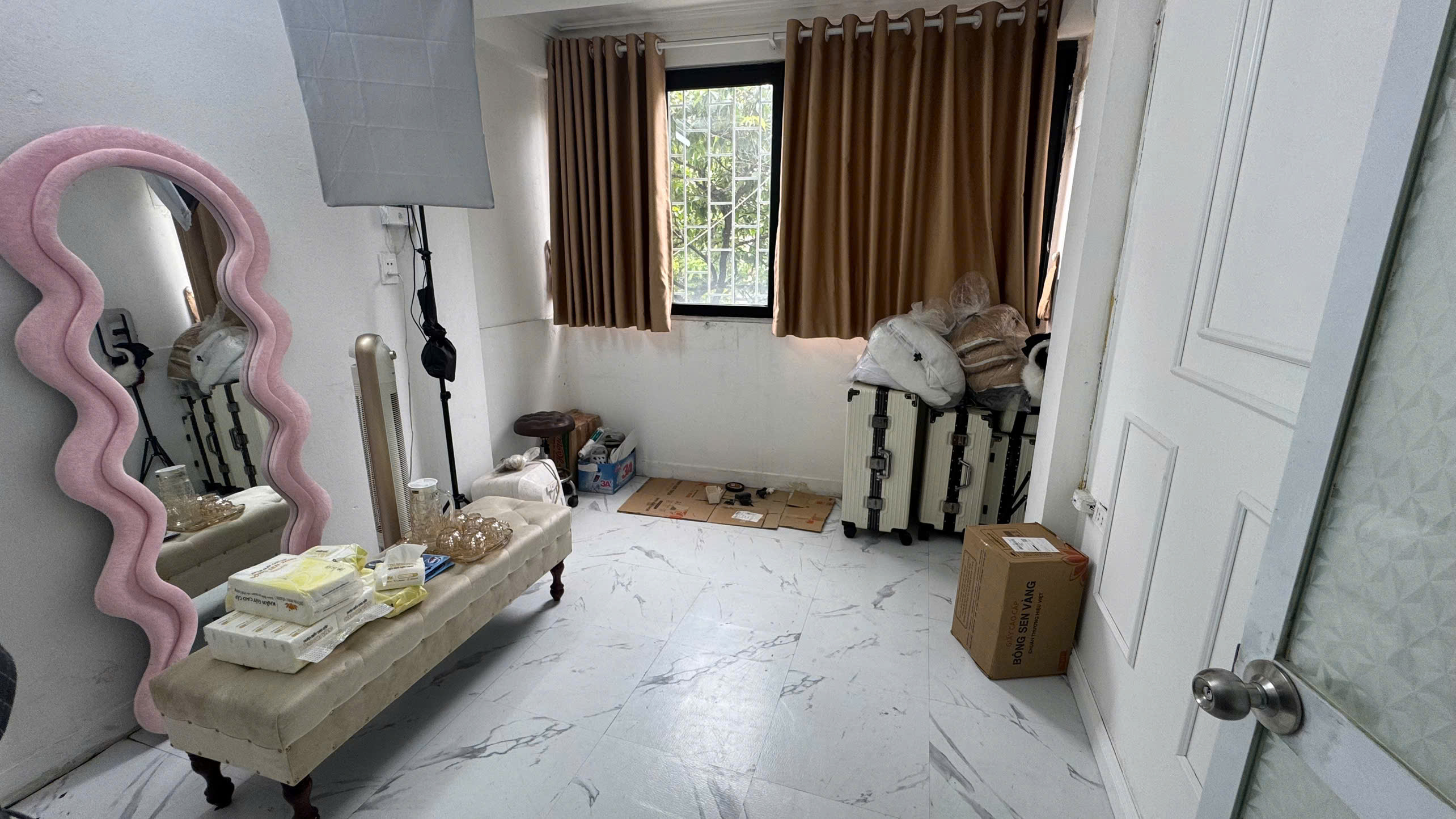 Cho thuê gấp cả nhà 5 tầng mặt phố 278 Kim Mã, Phường Kim Mã, Quận Ba Đình, Hà Nội.