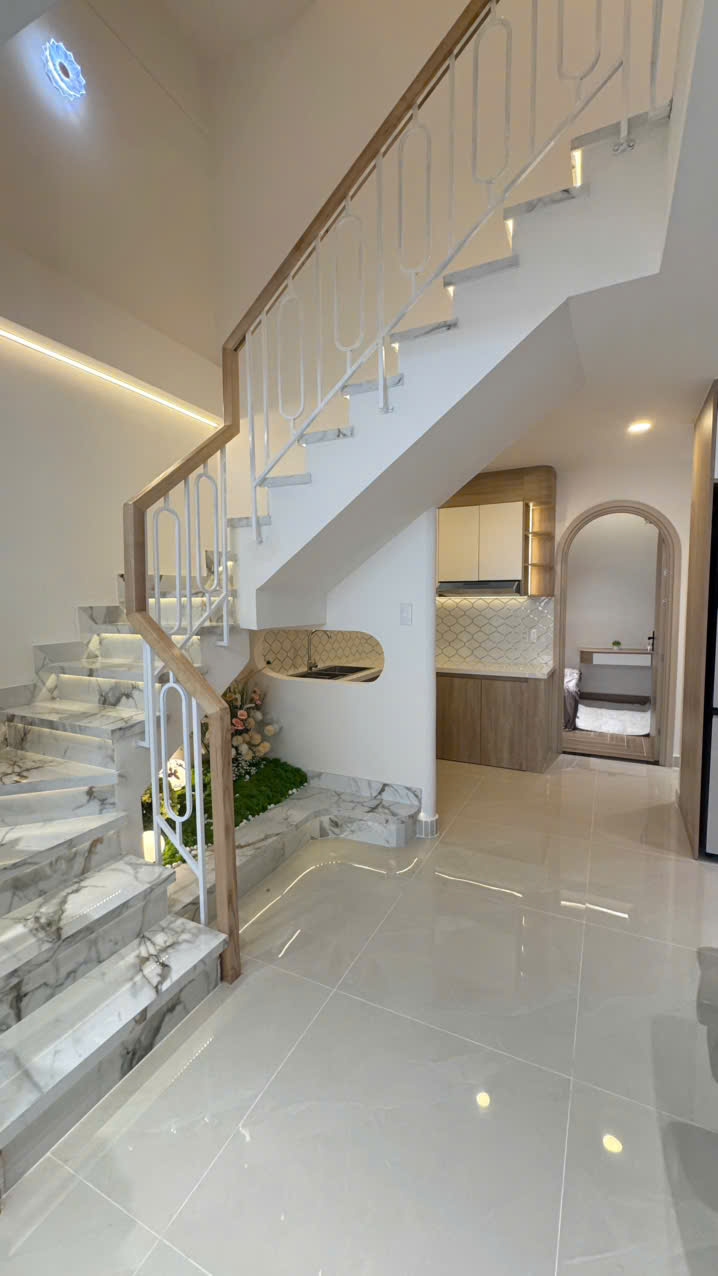 SÁT TRỤC LẠC LONG QUÂN ÂU CƠ - HXH THÔNG - NGANG 4.3M - MỚI TINH - CÓ PN TRỆT - GIÁ 8.5 TỶ