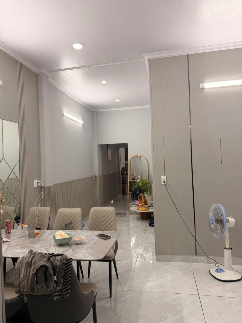 Bán nhà đường số 44, Phước Long A, Quận 9, Thủ Đức, TP HCM. DT 90m2 một tầng, giá 5,98  tỷ.