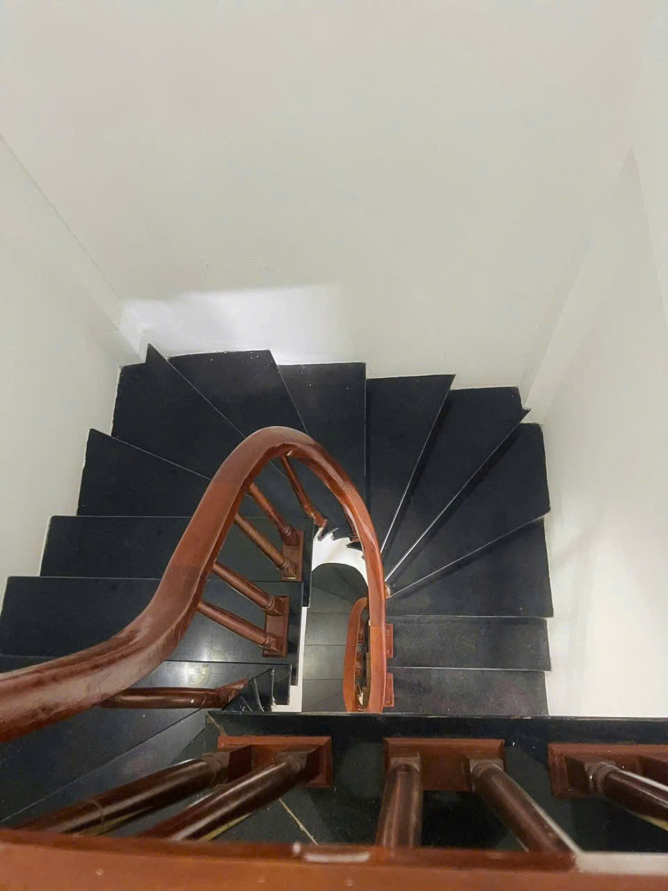 Cho thuê nhà, 97m2- 6T, Nguyễn Trường Tộ, Hàng Than, Trấn Vũ -49 tr-3