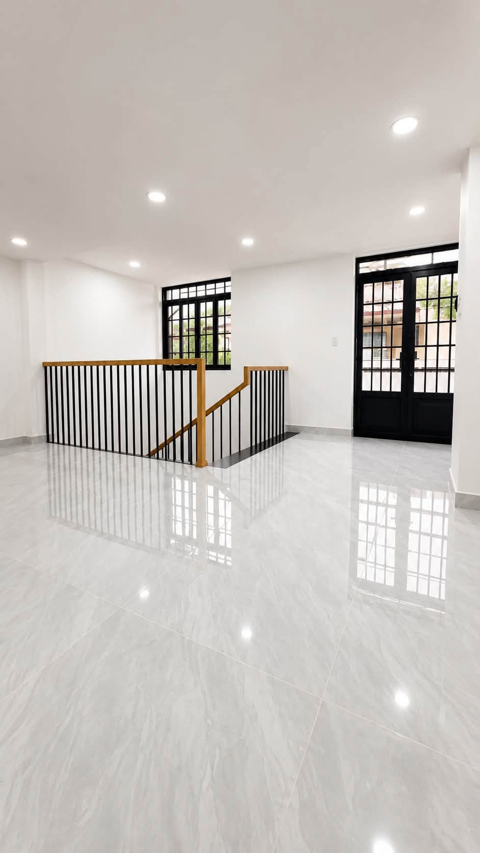 BÁN NHÀ 4 TẦNG MỚI NGAY AEON  - 5.5X10M A4 - HXH THÔNG - SÁT NẶT TIỀN NHỈNH 8-3