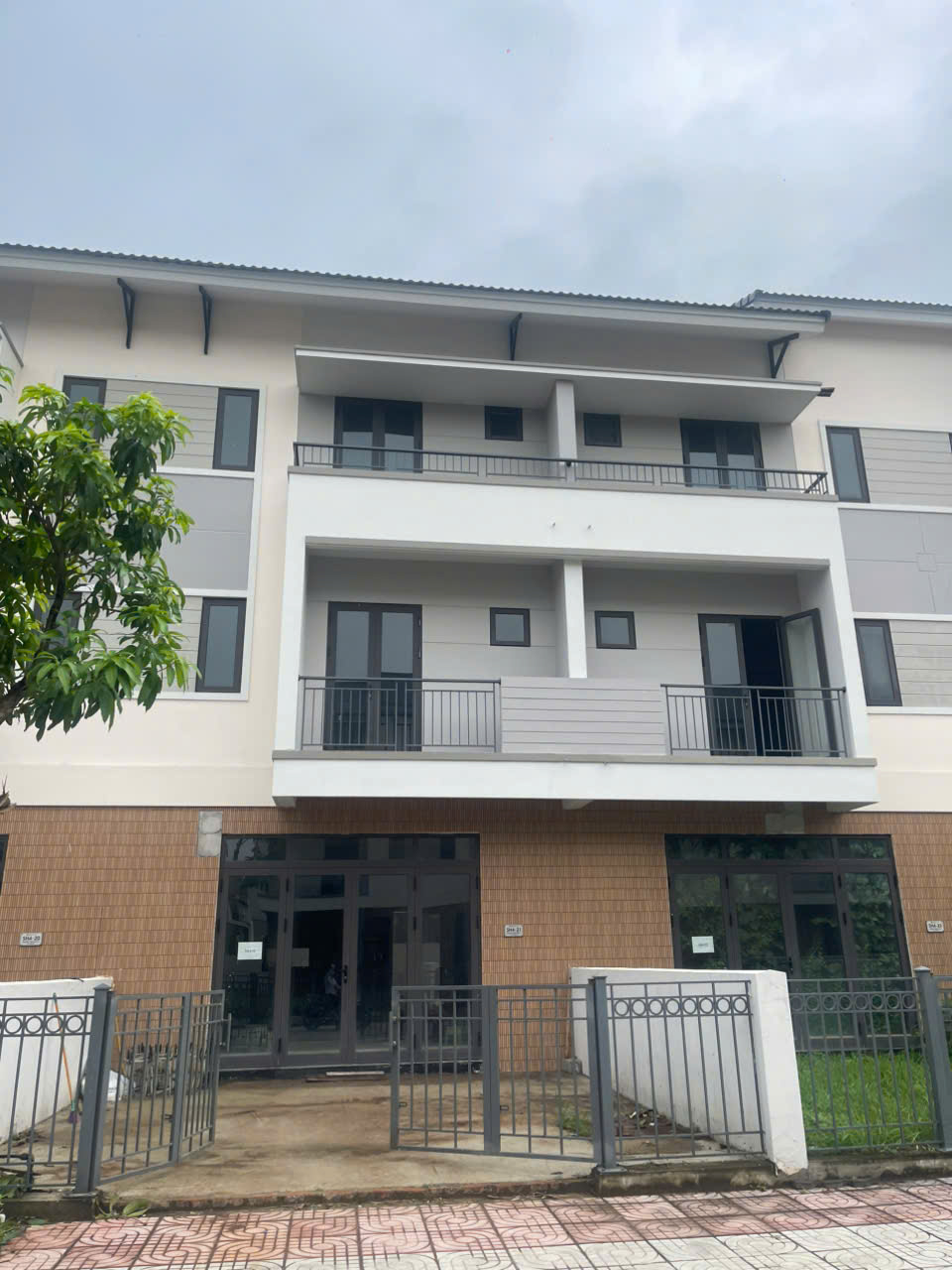 Cắt lỗ 1 căn liền kề 90m² chỉ còn 7,365 tỷ tại Centa City – Mặt tiền 6m, sẵn sàng an cư và đầu tư!
