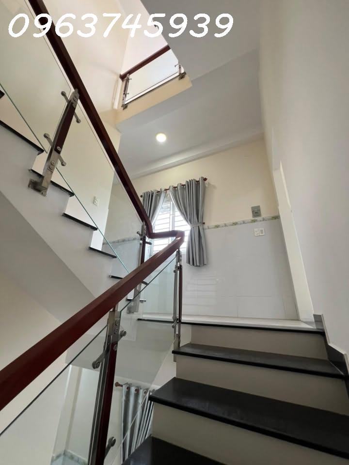 Nhà đẹp ở ngay, HXH, 96m2, 3 tầng, 3PN, 8.5 tỷ, Tam Bình, Thủ Đức