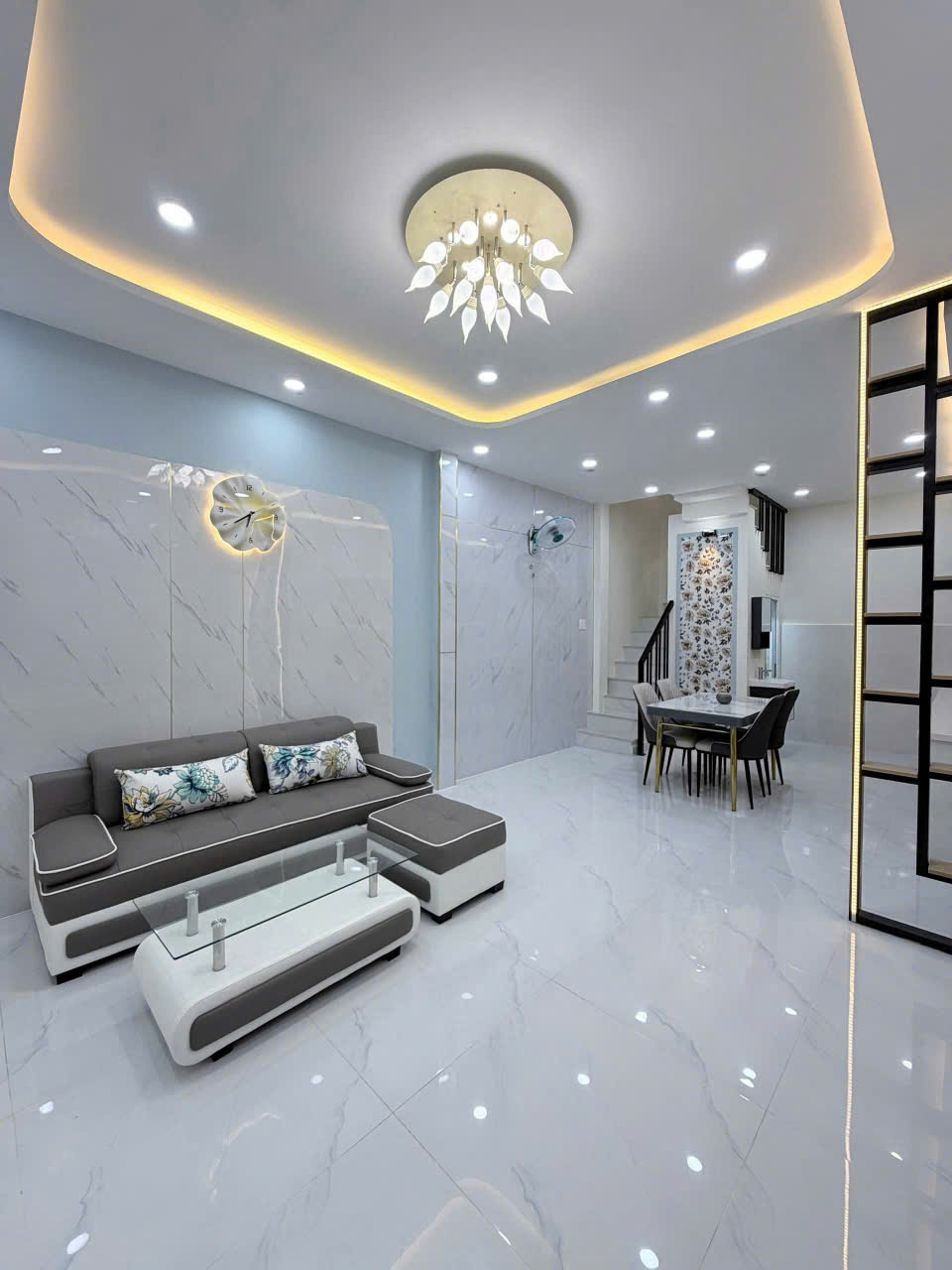 Siêu phẩm mới ở ngay Nguyễn Súy Tân Quý gần chợ Tân Hương 36m2 ,2 Tầng 4 tỷ350