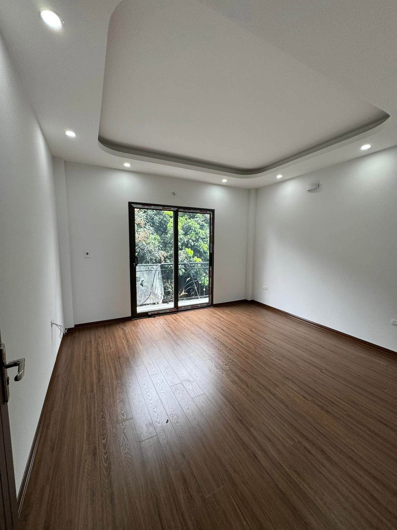 NHÀ MỚI PHỐ PHÚ MỸ, NHÀ CỰC ĐẸP - LÔ GÓC TRƯỚC MẶT THOÁNG - Ô TÔ LÝ THUYẾT
31m2 5 tầng nhỉnh 7 tỷ