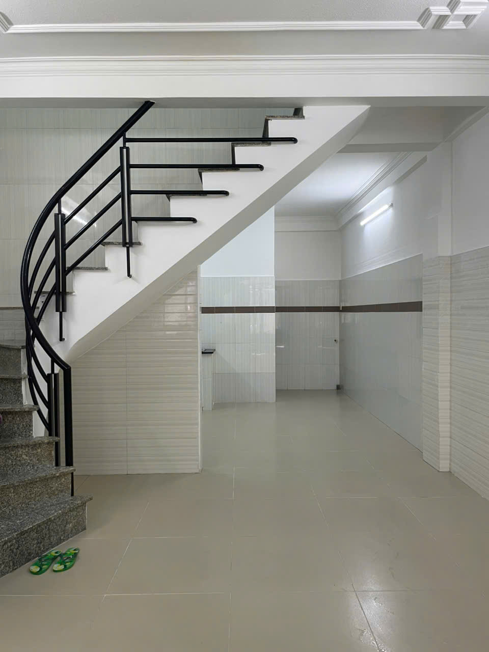 GIẢM MẠNH 1.4 TỶ - Bán nhà hẻm xe hơi, sát mặt tiền Phan Xích Long, P2, Phú Nhuận