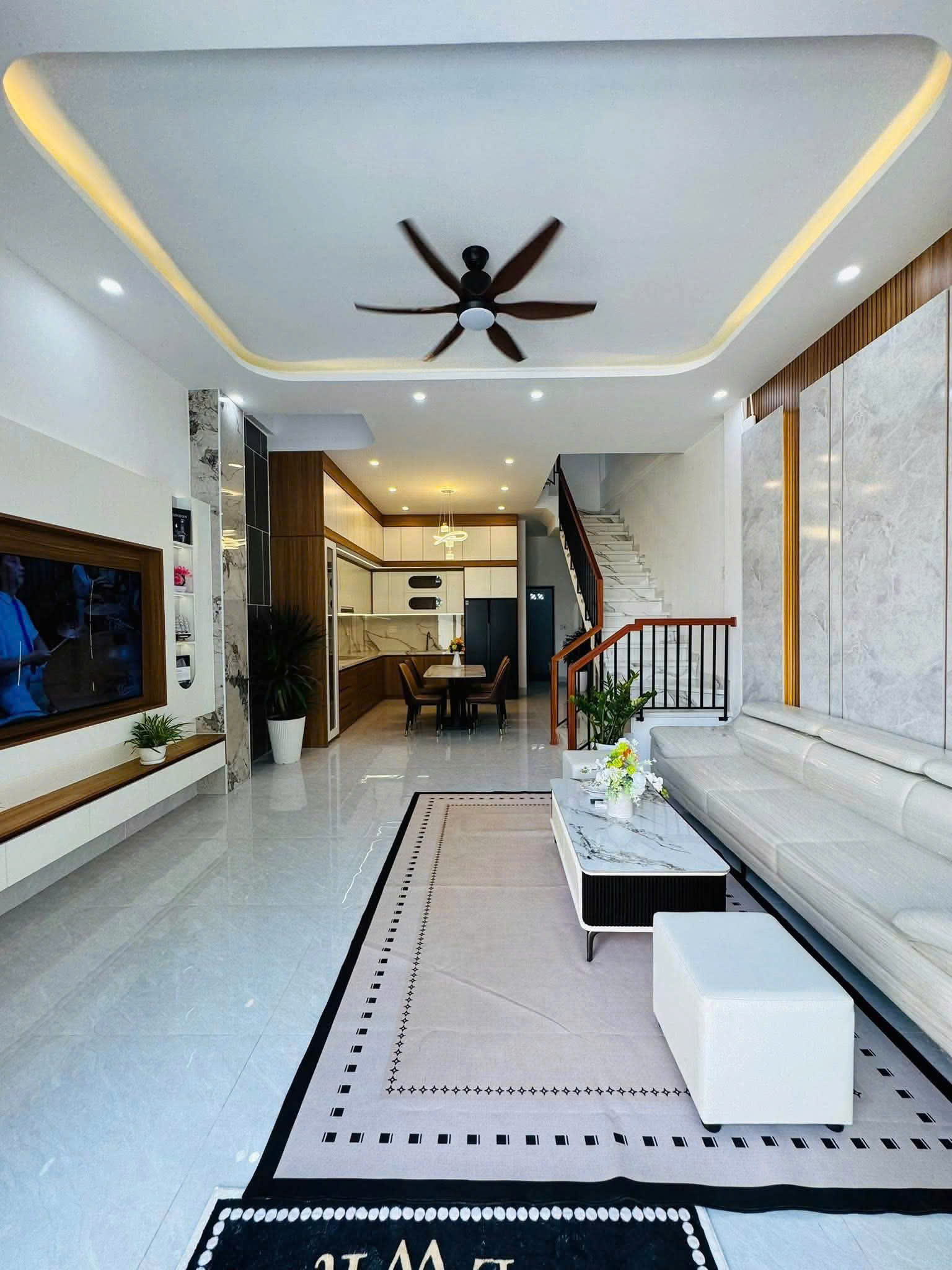 SIÊU PHẨM 3 TẦNG NHÀ PHỐ HIỆN ĐẠI – KIỆT Ô TÔ 6M K500 đường TÔN ĐẢN