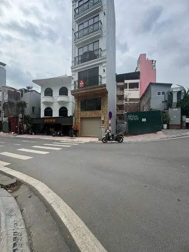 Bán nhà mặt phố Bưởi, lô góc, mặt tiền 6.3m, 112m, chỉ 55.5 tỷ
