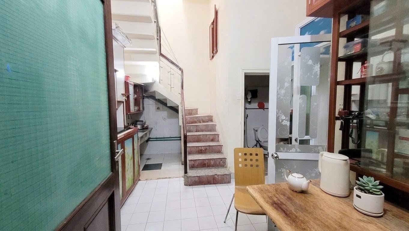 Bán nhà Hàng Chiếu, 100m2, 2 tầng, mặt tiền 6.5m, 35.5 tỉ, kinh doanh homestay, khách sạn