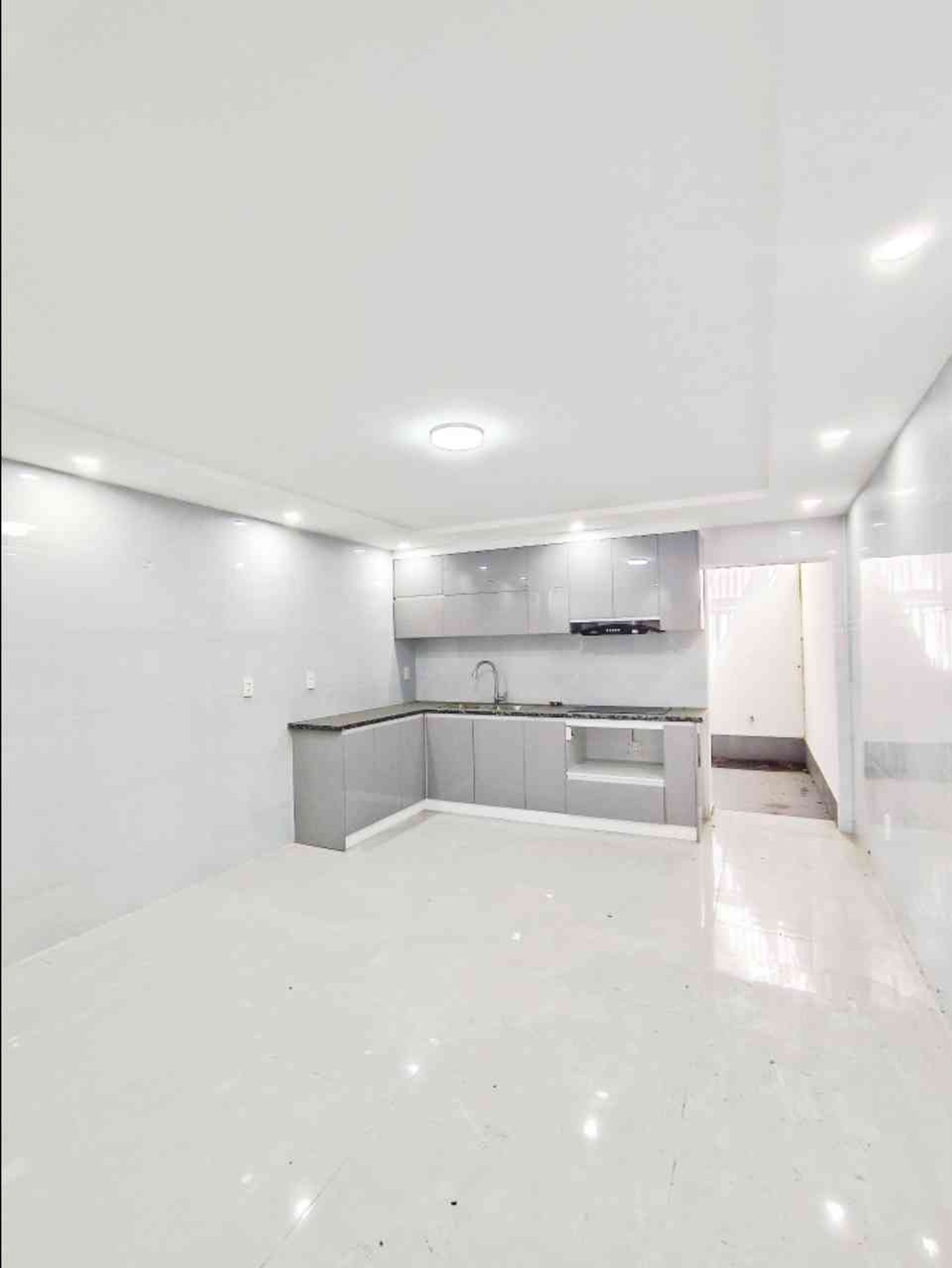 Bán nhà tuyến 2 Lê Thánh Tông - 3 tầng độc lập
