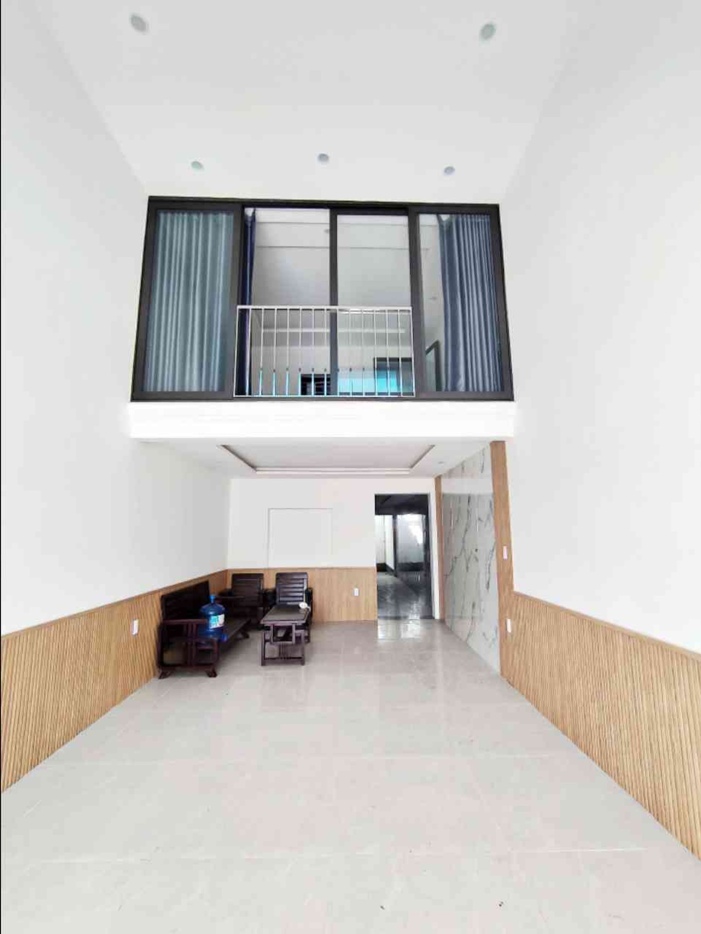 Bán nhà tuyến 2 Lê Thánh Tông - 3 tầng độc lập