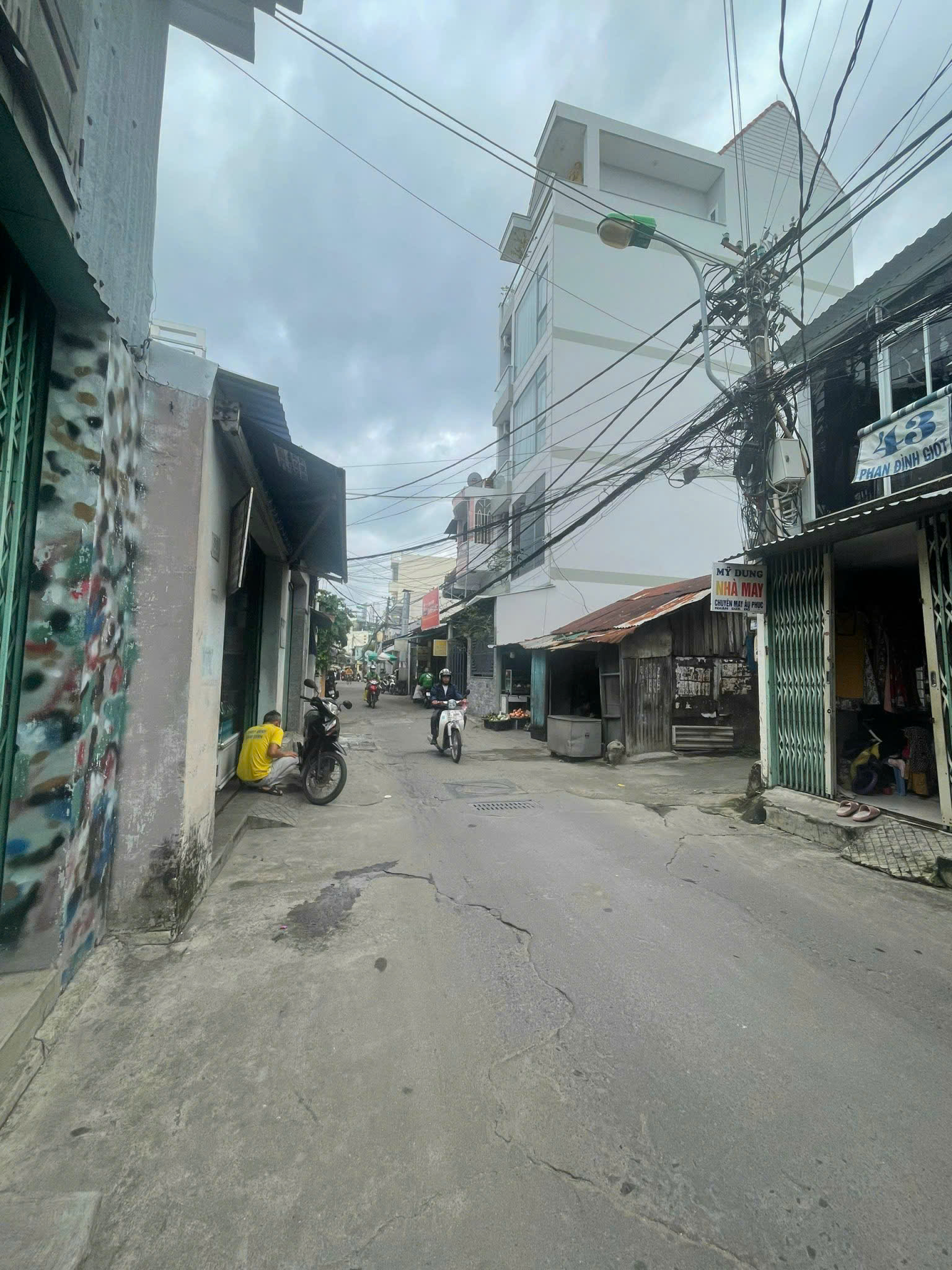 Bán đất tặng nhà, thuộc hẻm đường Phan Đình Giót Nha Trang, 122,6m2