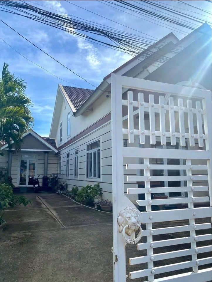 Bán Nhà mái thái 300m2 mặt tiền view hồ Nam Sơn Liên Nghĩa Đức Trọng Lâm Đồng Giá 7tỷ9-3