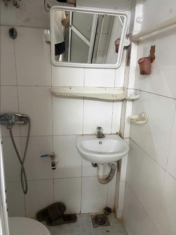 cc CẦN CHO THUÊ PHÒNG TẦNG 4 TẠI PHỐ CHỢ KHÂM THIÊN - ĐỐNG ĐA-3