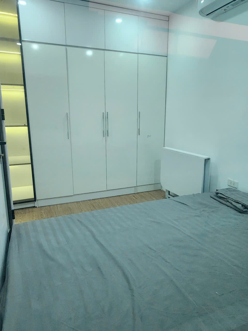 Chính Chủ P 503 Nhà 77 Thịnh Hào 1 Đống Đa Bác nào con lên học đại học mua căn này thì quá đỉnh , học xong bán lại vẫn lời
