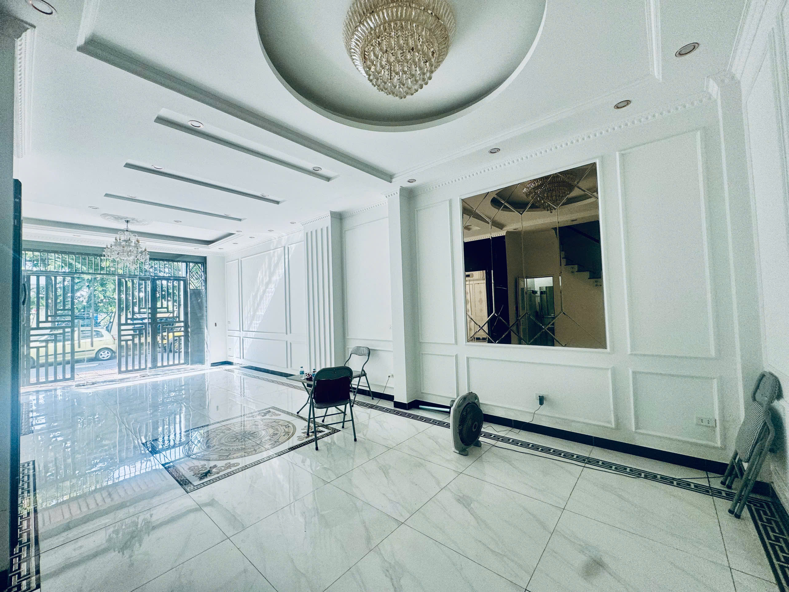 🏡✨ BÁN SIÊU PHẨM PHÚC LỢI – LONG BIÊN ✨🏡
🔥 NHÀ ĐẸP – THANG MÁY – GARA Ô TÔ – FULL NỘI THẤT – CHỈ XÁCH VALI VỀ Ở