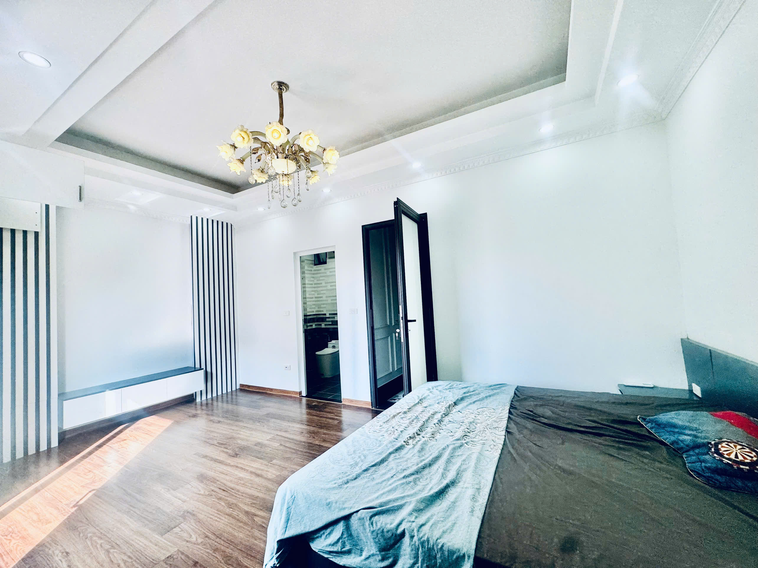 🏡✨ BÁN SIÊU PHẨM PHÚC LỢI – LONG BIÊN ✨🏡
🔥 NHÀ ĐẸP – THANG MÁY – GARA Ô TÔ – FULL NỘI THẤT – CHỈ XÁCH VALI VỀ Ở-3