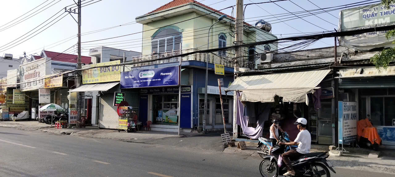 MĂT TIEN ĐƯỜNG TỈNH LO 43 -DT 203,7M2 ĐANG CHO THUÊ VỊ TRÍ KINH DOANH TỐT