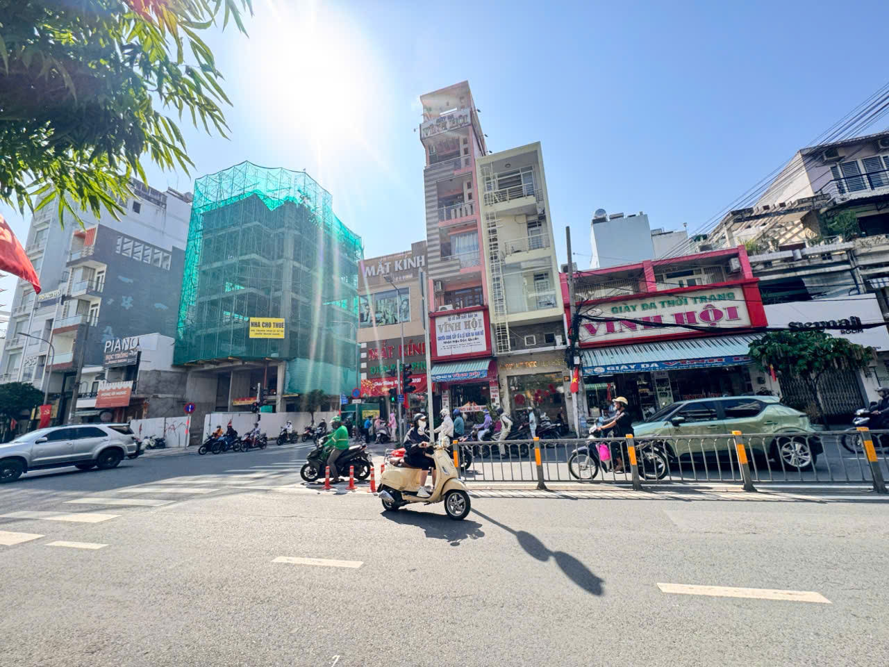 BÁN TÒA NHÀ 7 TẦNG CÓ HẦM - CĂN GÓC 2 MẶT TIÊNF KD Đ.TÂN VĨNH & ĐƯỜNG SỐ 41 - VIEW TRỰC DIỆN KHU VUI CHƠI GIẢI TRÍ KHÁNH HỘI, QUẬN 4- 9M*19M DT 171M2- 0938676685 GIANG GIANG
