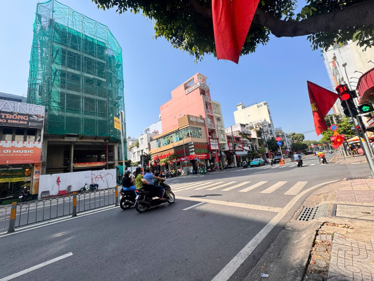 BÁN TÒA NHÀ 7 TẦNG CÓ HẦM - CĂN GÓC 2 MẶT TIÊNF KD Đ.TÂN VĨNH & ĐƯỜNG SỐ 41 - VIEW TRỰC DIỆN KHU VUI CHƠI GIẢI TRÍ KHÁNH HỘI, QUẬN 4- 9M*19M DT 171M2- 0938676685 GIANG GIANG-1