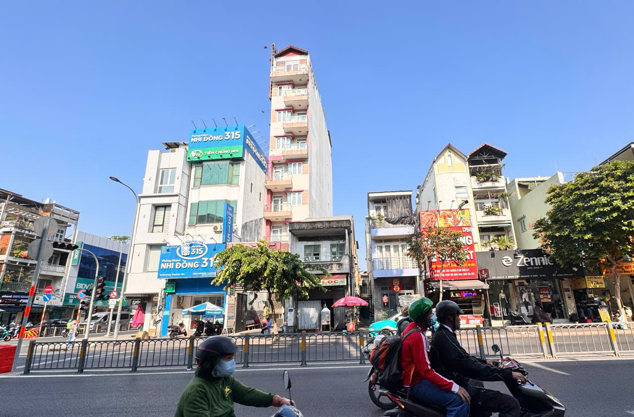 BÁN SIÊU PHẨM HOTEL 10 TẦNG MẶT TIỀN ĐINH TIÊN HOÀNG, QUẬN 1 - KHAI THÁC 150TR/TH- DT 155M2 SH NỞ HẬU VUÔNG ĐẸP- 0938676685 GIANG GIANG CHÍNH CHỦ
