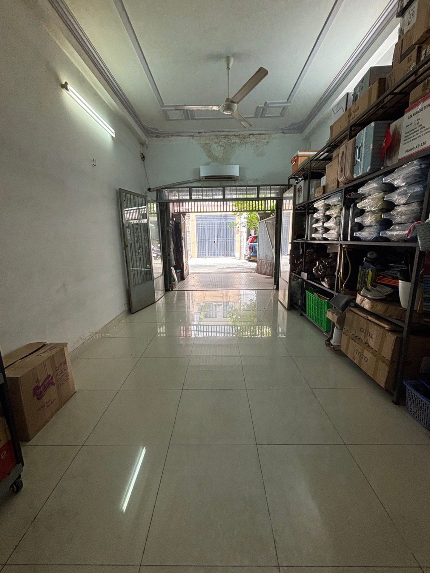 Mặt  Tiền  Hẻm  Xe Tải    Hòa Bình  Tân  Phú  Giáp Quận 11 80m2 Nhỉnh 11 Tỷ