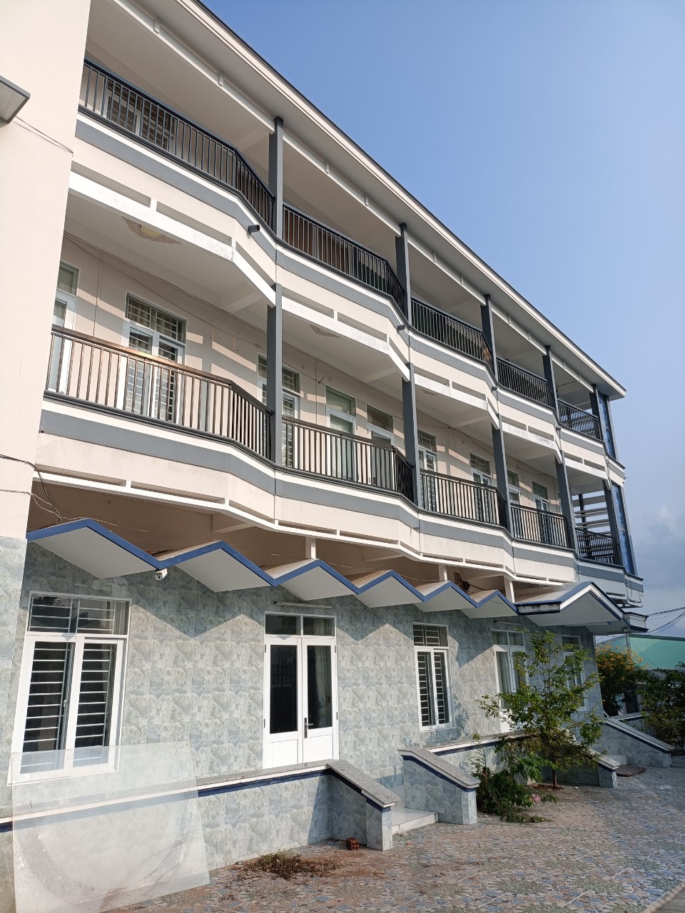 Bán lô đất diện tích lớn 3 mặt tiền đường Ngô Đến Nha Trang,  tặng nhà biệt thự 3 tầng 