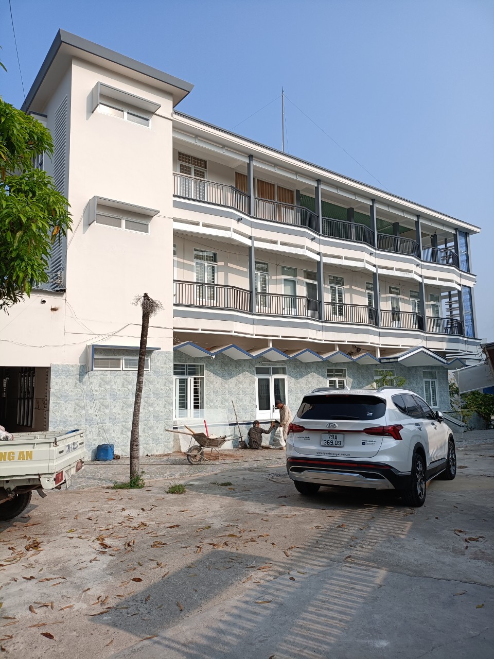 Bán lô đất diện tích lớn 3 mặt tiền đường Ngô Đến Nha Trang,  tặng nhà biệt thự 3 tầng 