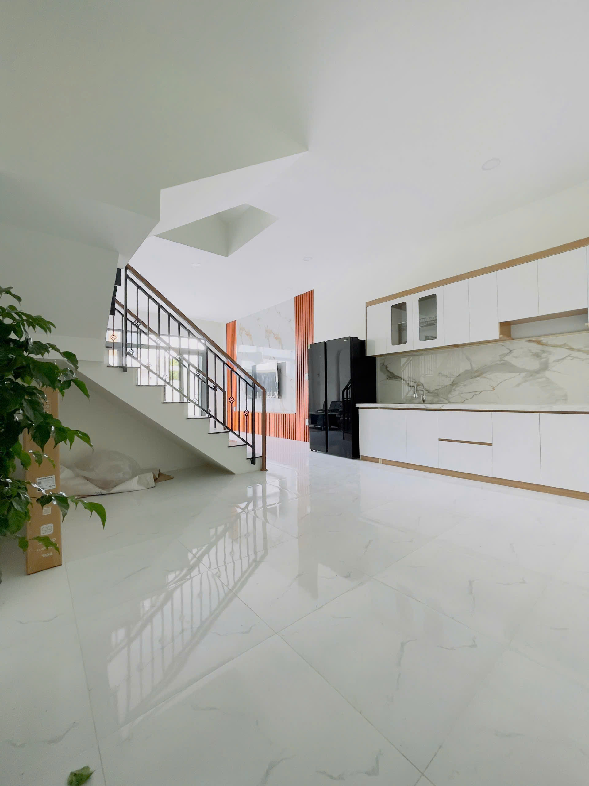 Nhà thôn Phú Hậu, xã Suối Hiệp, huyện Diên Khánh 
• Diện tích 77m2 • Giá bán : 2 tỷ 650 triệu
