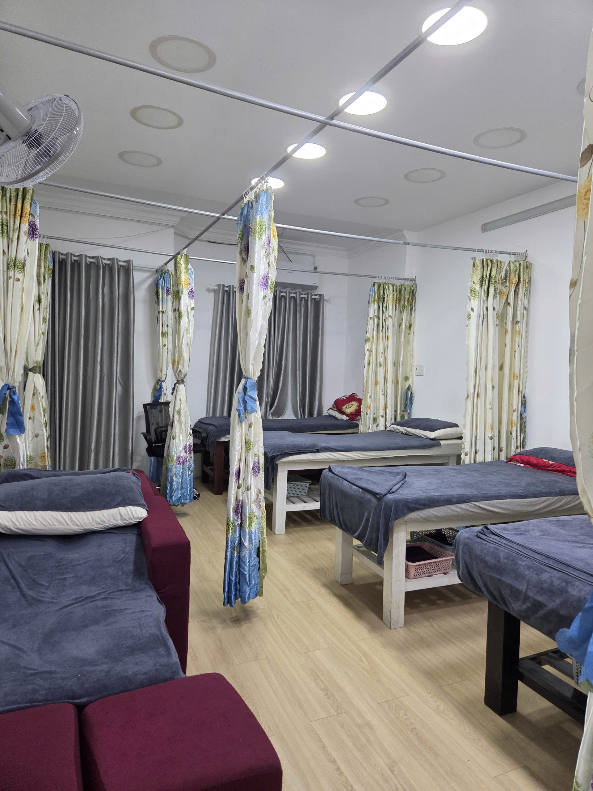 CHÍNH CHỦ CẦN SANG NHƯỢNG SPA TẠI QUẬN 1 TP HỒ CHÍ MINH Do thay đổi kế hoạch kinh doanh có thương lượng nếu thiện chí