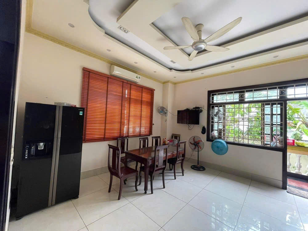 GẤP BÁN nhà 3 lầu hẻm 8m ngay Metro Trường Chinh 101m2 ngang 5m sát KCN Tân Bình 11.9 tỷ