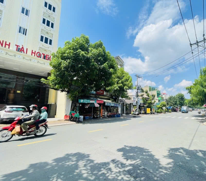 GẤP BÁN nhà 3 lầu hẻm 8m ngay Metro Trường Chinh 101m2 ngang 5m sát KCN Tân Bình 11.9 tỷ-3