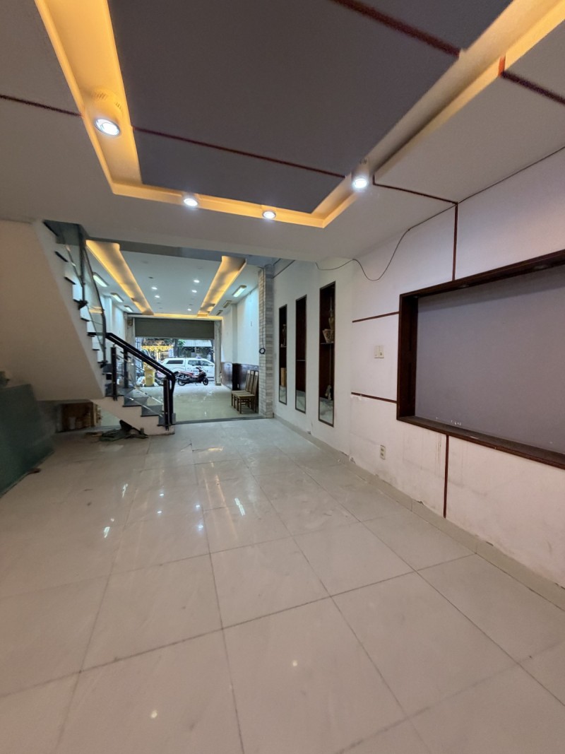 Bán nhà mặt tiền Tôn Thất Đạm 90m2 giá 16.3 tỷ gần biển Nguyễn Tất Thành