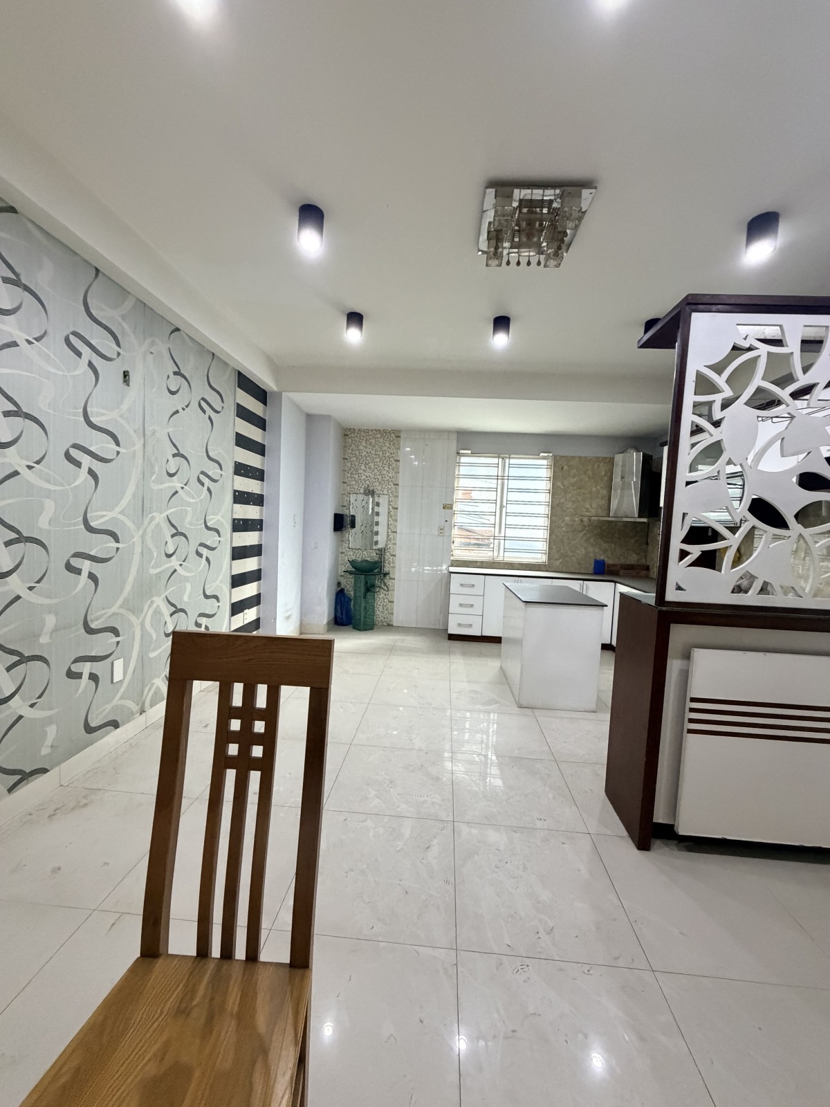 Bán nhà mặt tiền Tôn Thất Đạm 90m2 giá 16.3 tỷ gần biển Nguyễn Tất Thành