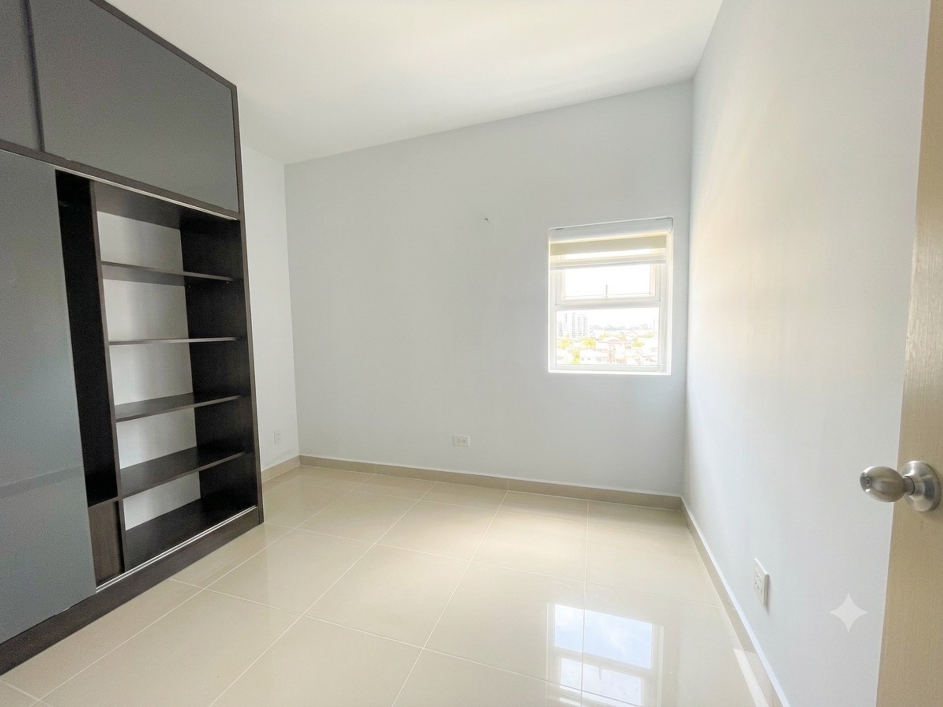 Cần bán nhanh CHCC Khuông Việt - Tân Phú DT 76m2, 2PN, 2WC giá 4.2 tỷ.