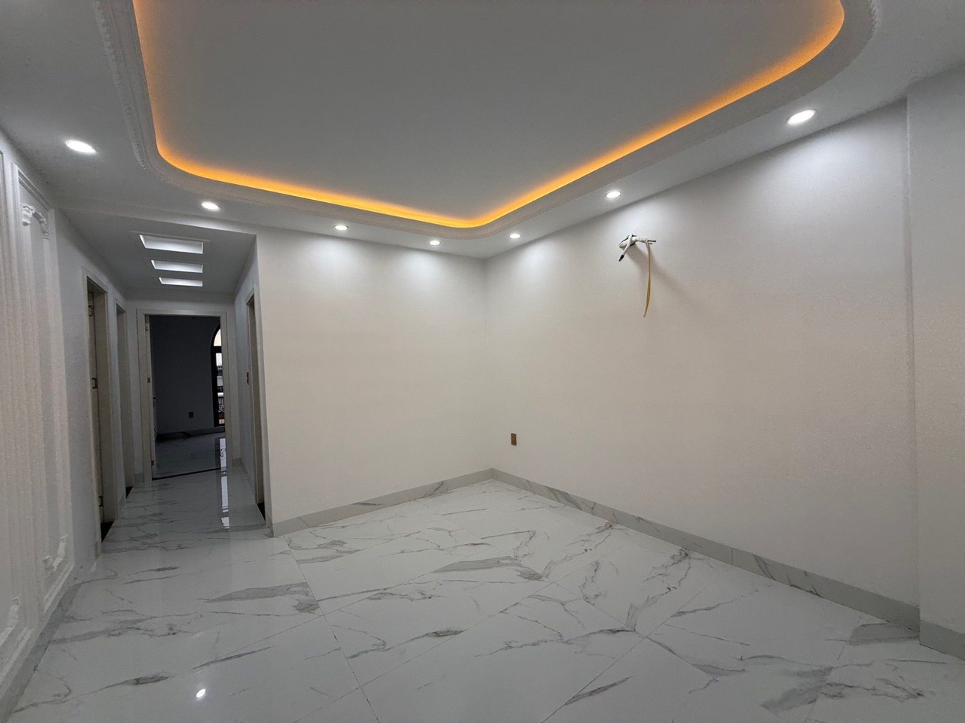 Nhà 6 tầng mặt đường Chợ Hàng - Phong cách Tân cổ điển Châu Âu